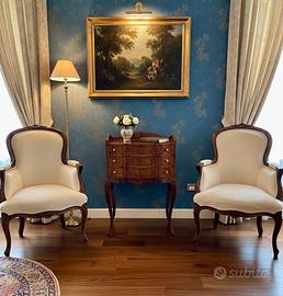 Mobiletto luigi XV tre cassetti