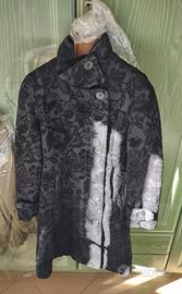 Cappotto donna Desigual nero in cotone damascato