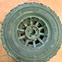5 cerchi e gomme fuoristrada 215 75 15 wrangler