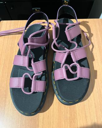 Sandali Dr. Martens
