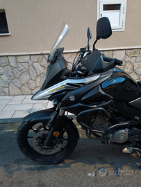 Suzuki V Strom 650 del 2017. Da vetrina