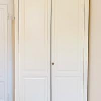 Elegante armadio bianco stile classico