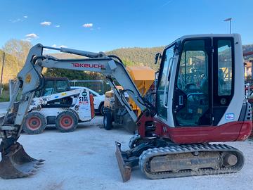 Escavatore tackeuchi da 30 qt