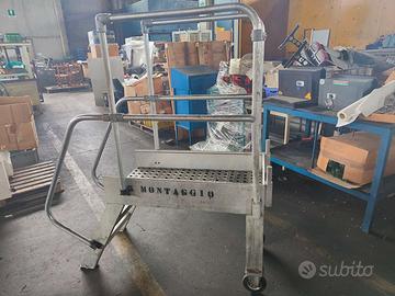 SCALA MOBILE IN ALLUMINIO CON RUOTE