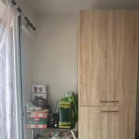 cucina ampia con lavastoviglie