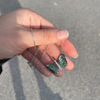 collana in argento e madreperla con farfalla