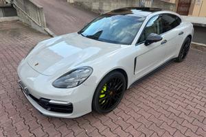 Porsche Panamera 4.0 Turbo S E-Hybrid FULL OPTIONA