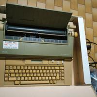 Macchina da scrivere olivetti et compact 60