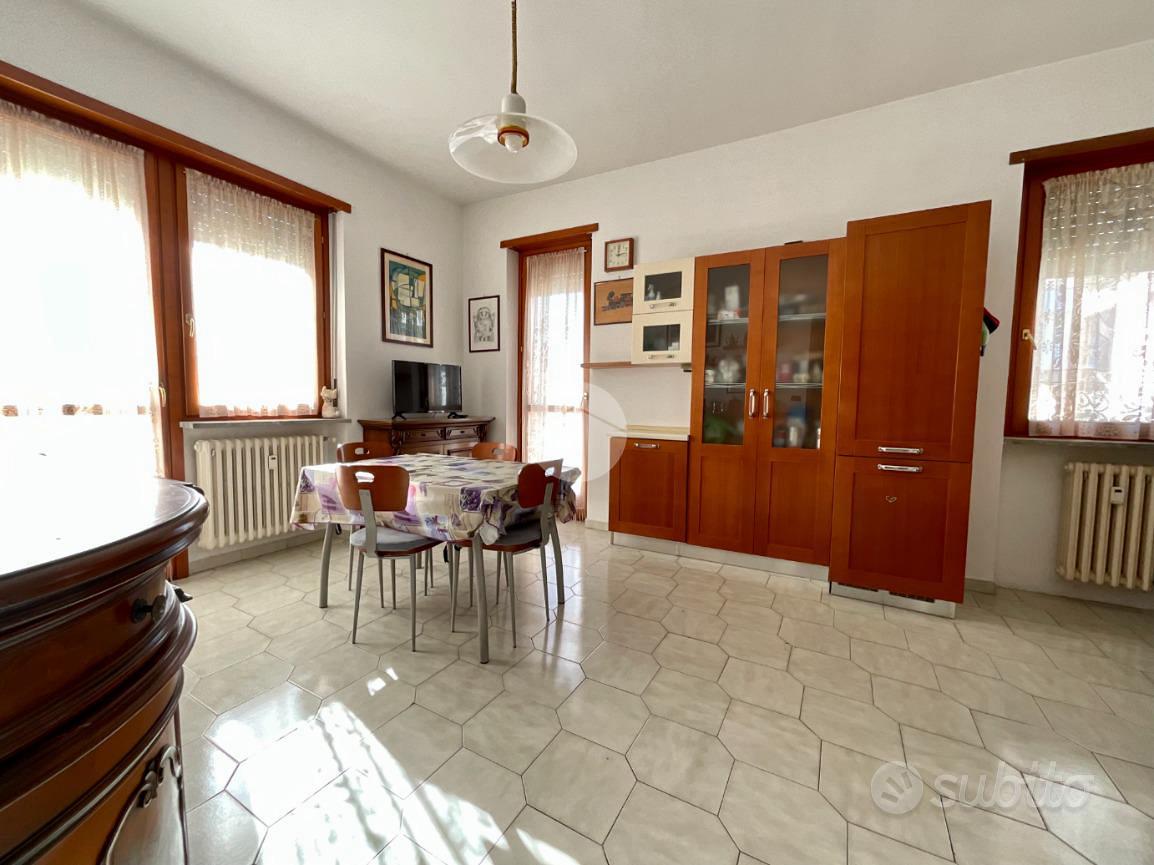 3 LOCALI A LEINÌ - Altro