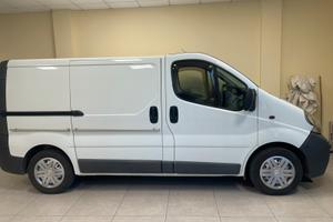 Nissan autofunebre 2.0 td