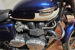 Triumph Bonneville SE