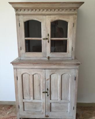 Credenza in legno sbiancato