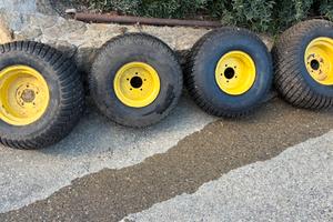 Gomme john deer gator