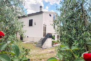 Casa indipendente di 172 m² con 3 locali a Assisi