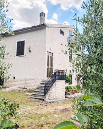 Casa indipendente di 172 m² con 3 locali a Assisi
