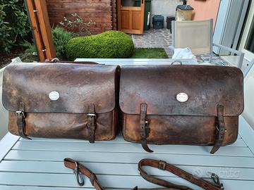 Borse in cuoio vintage per moto d'epoca