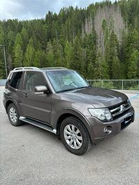Mitsubishi pajero 3.2 Limited Edition full optiona