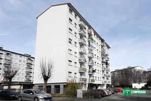 5 LOCALI IN VIA BRUNO BUOZZI