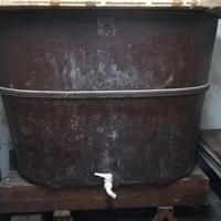 vasca vetroresina per vino