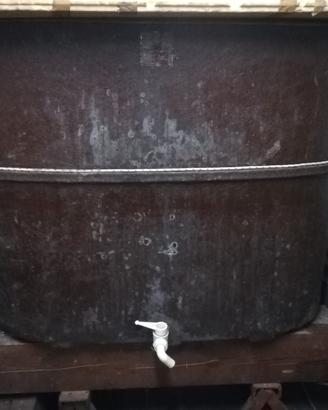 vasca vetroresina per vino