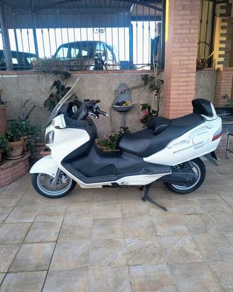 Suzuki Burgman 650 Executive