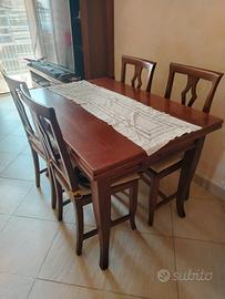 mobili sala con tavolo e sedie 
