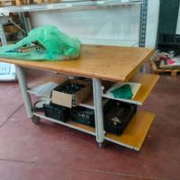 TAVOLO DA LAVORO ROBUSTO CON RUOTE