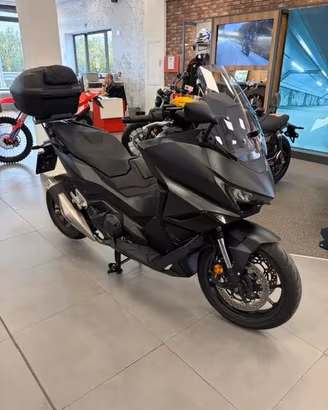 Honda Forza 750