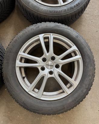 Cerchi in lega Jeep Renegade con gomme invernali