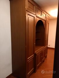 Mobile in legno massello