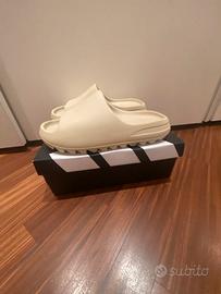 Ciabatte yeezy slide