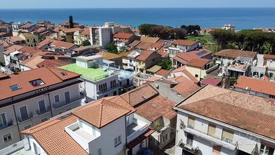 3 LOCALI A CASTELLABATE