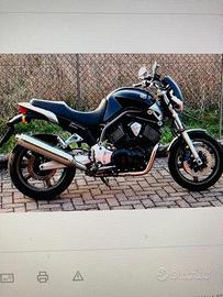 Yamaha BT 1100