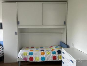 Mobile ponte e colonna da camera con cassettiera