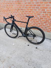 bici canyon corsa carbonio 