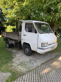 NISSAN TRADE PER CHIUSORA DITTA