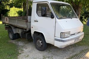 NISSAN TRADE PER CHIUSORA DITTA