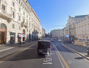 Attività / Licenza di 700 m² con più di 5 locali a