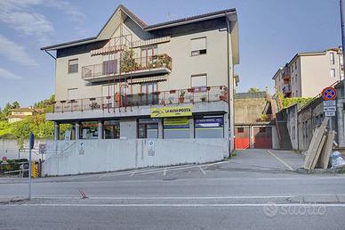 Appartamento di 89 m² con più di 5 locali e posto 