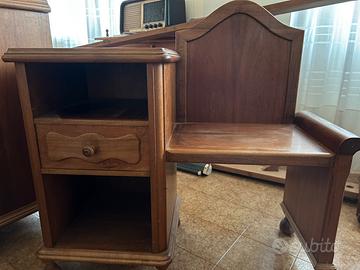 Mobiletto porta  telefono con seduta