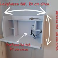 Scrivania sospesa da muro