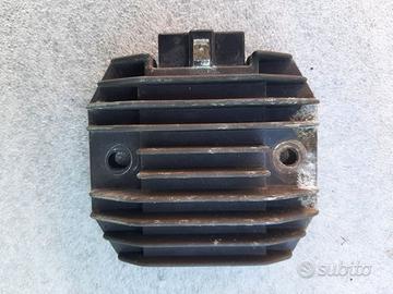 REGOLATORE DI TENSIONE YAMAHA R1 1998 a 2001