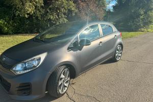 Kia Rio 1.4 Crdi High Tech OK NEOPATENTATI