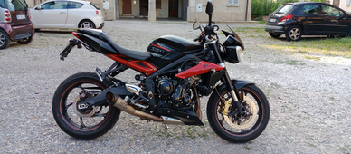 Street triple R 675