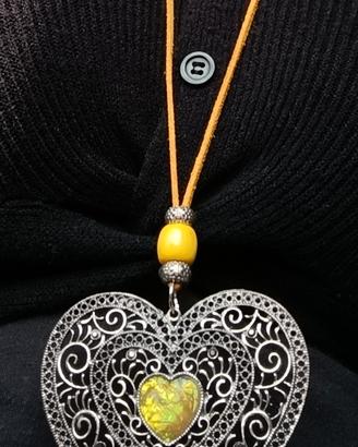 Collana con ciondolo  a cuore  grande traforato 