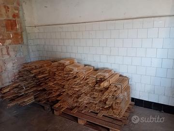 Parquet in ulivo antico da tavole recuperate.