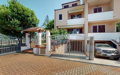 Villetta a schiera di testa