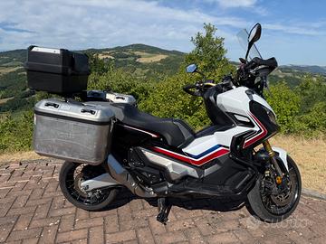 HONDA X-ADV 750