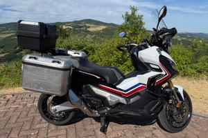 HONDA X-ADV 750