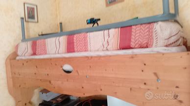 letto a castello in legno fatto a mano 